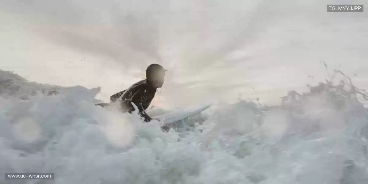 🎥专业解说，带你看透赛场背后的战术密码！🎙️